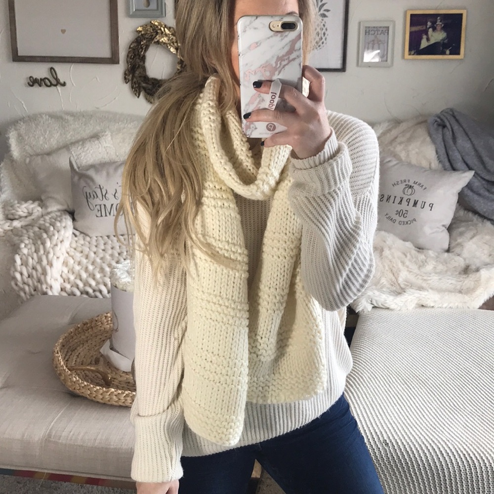 Cozy knit cream scarf